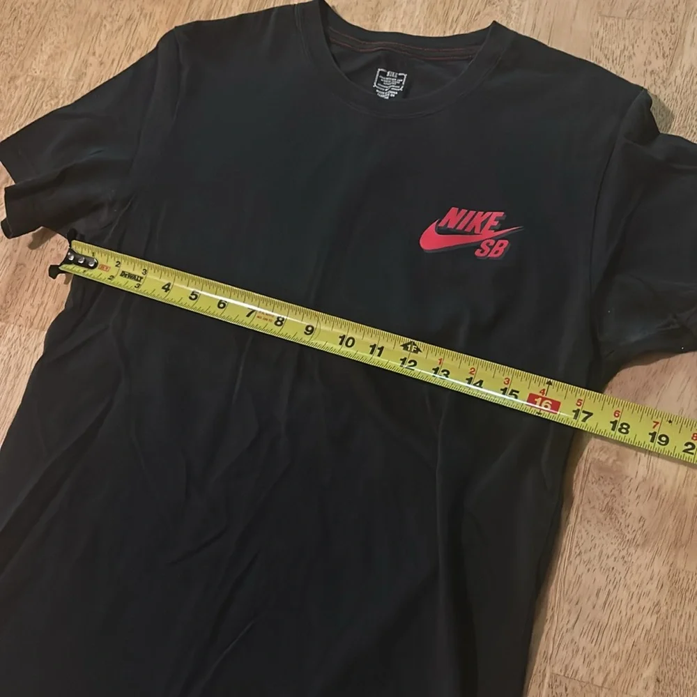 Nike sb tee